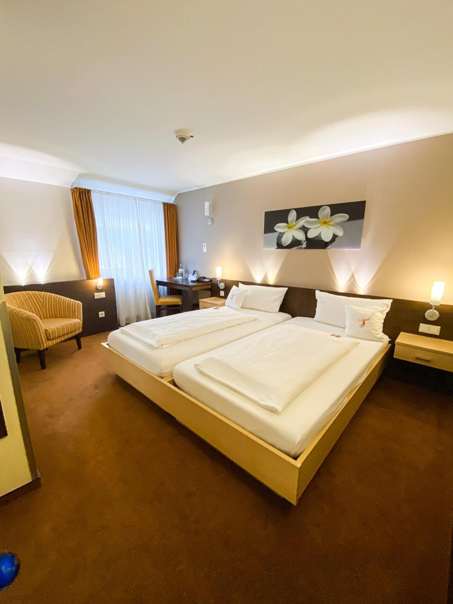 Phoenix Hotel Bergneustadt Экстерьер фото